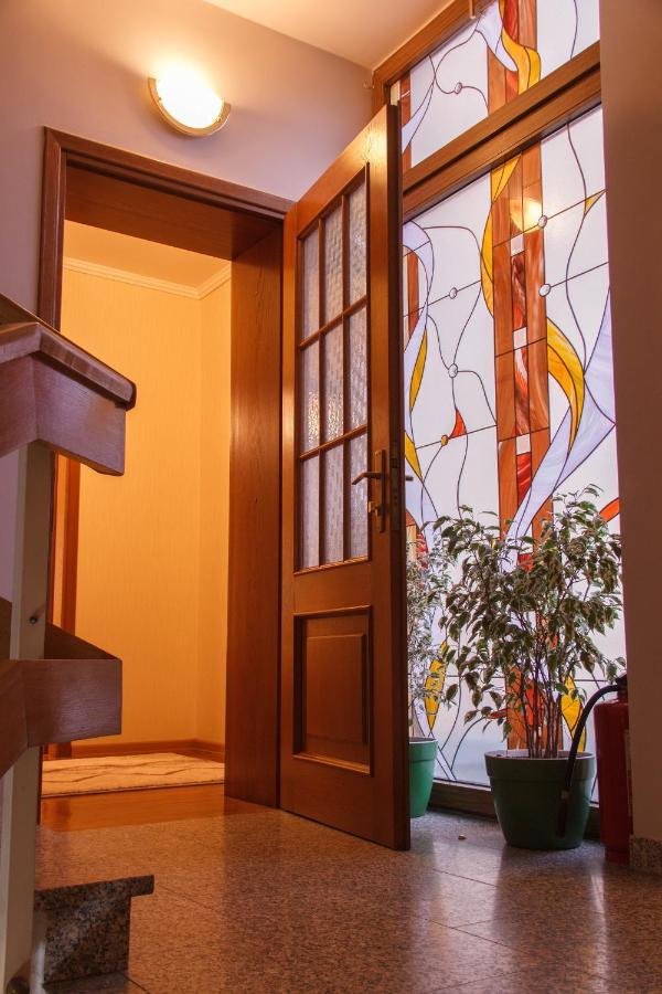 Starye Bendery Hotel Ngoại thất bức ảnh