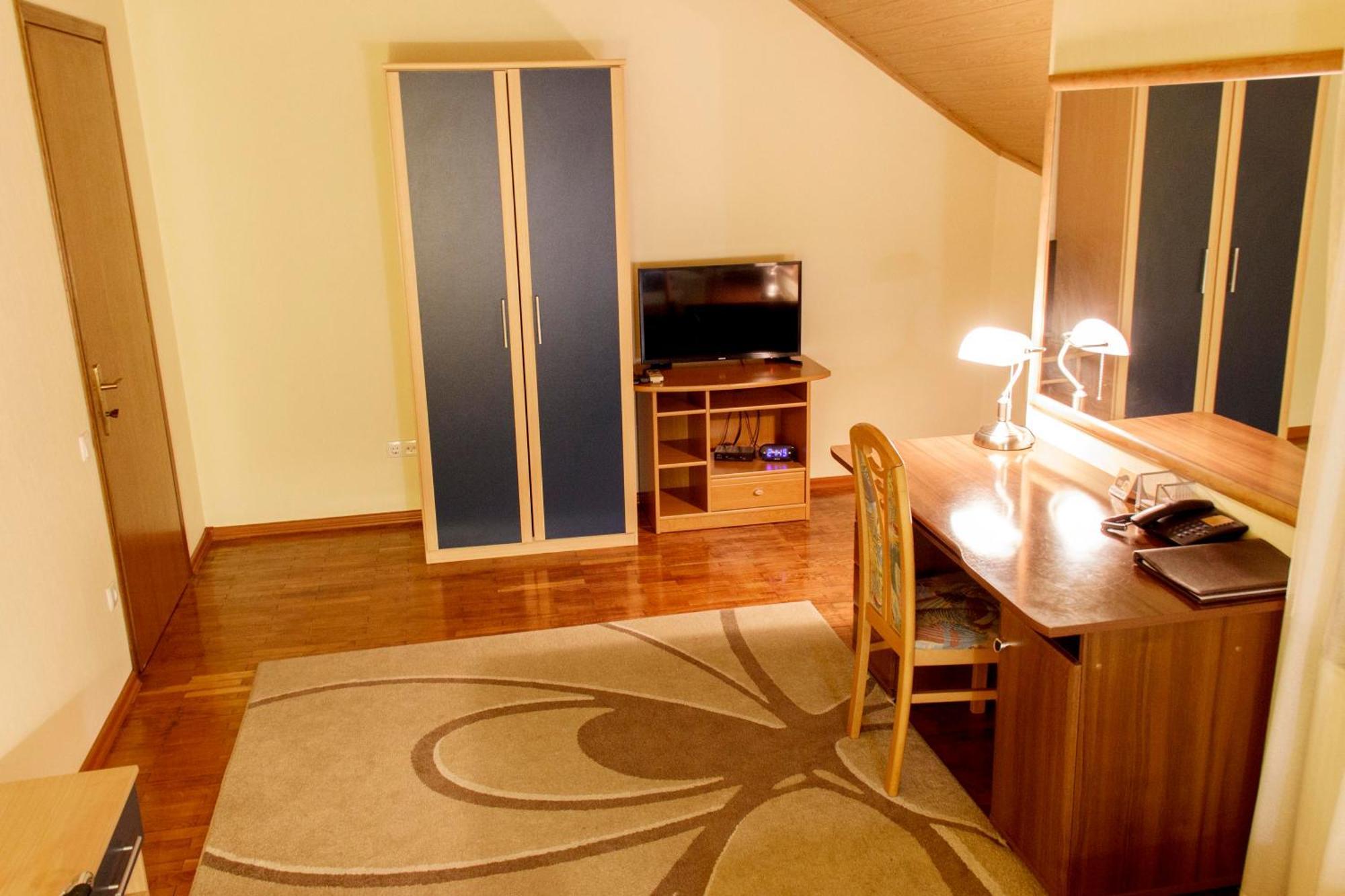 Starye Bendery Hotel Ngoại thất bức ảnh