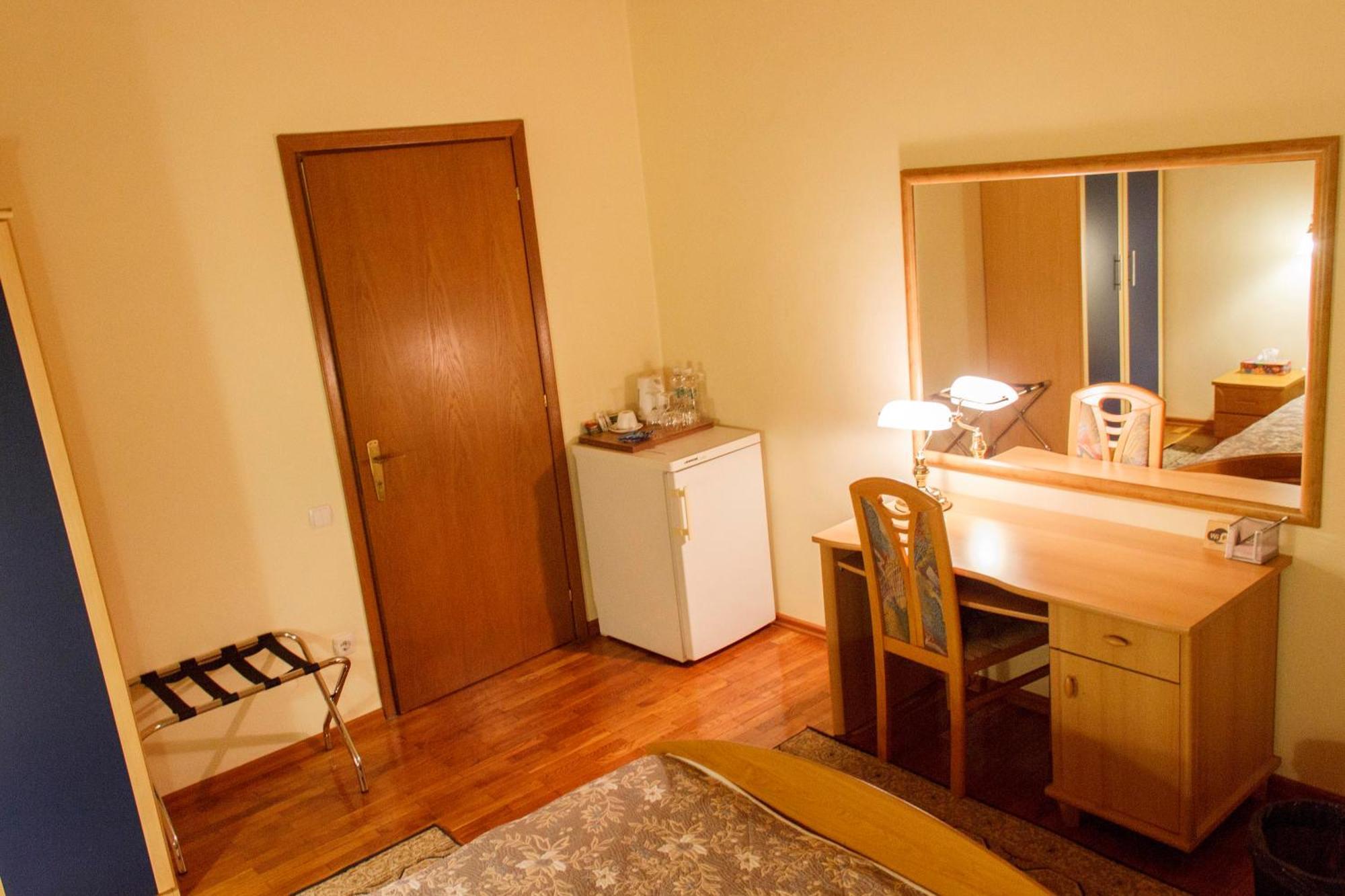 Starye Bendery Hotel Ngoại thất bức ảnh