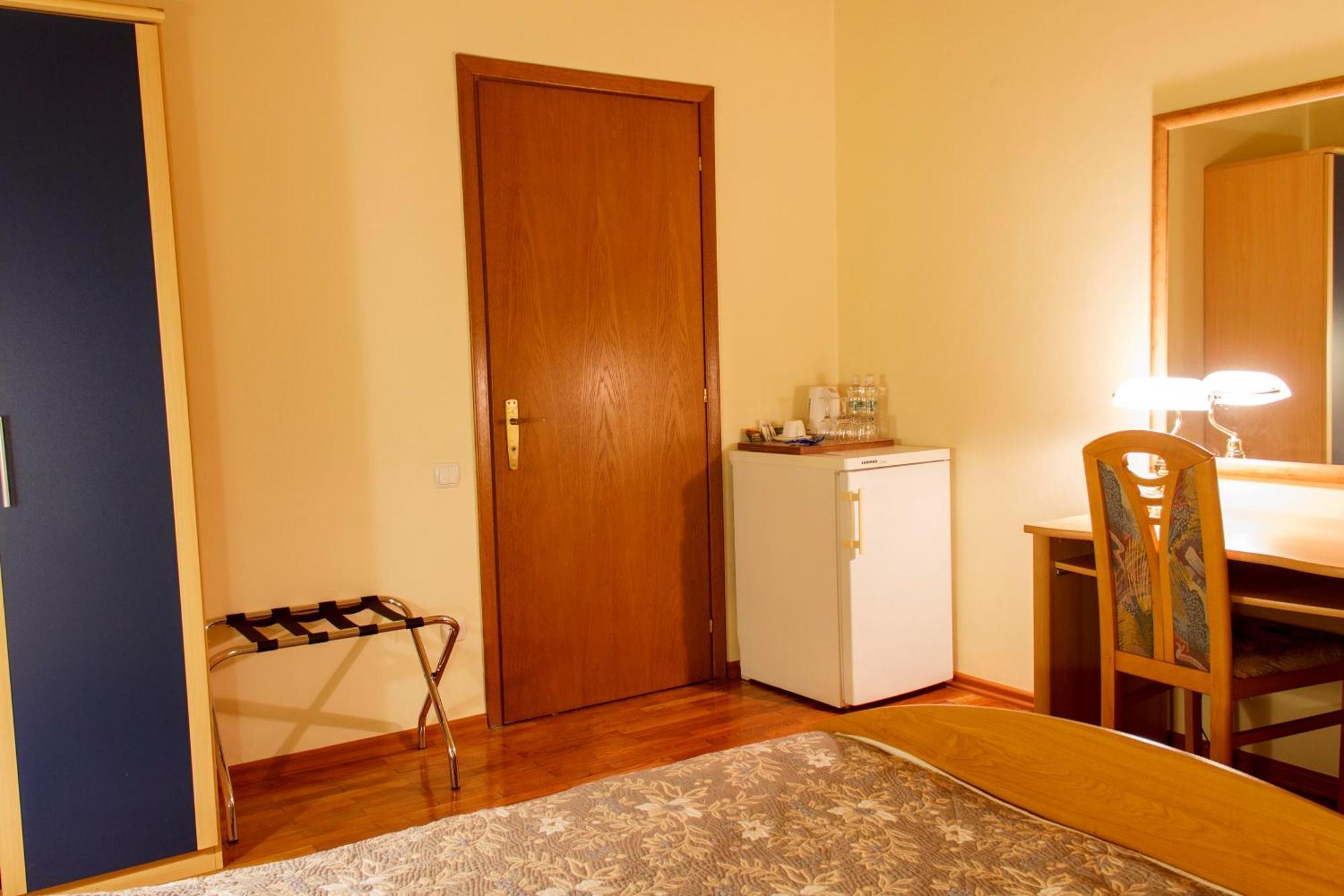 Starye Bendery Hotel Ngoại thất bức ảnh