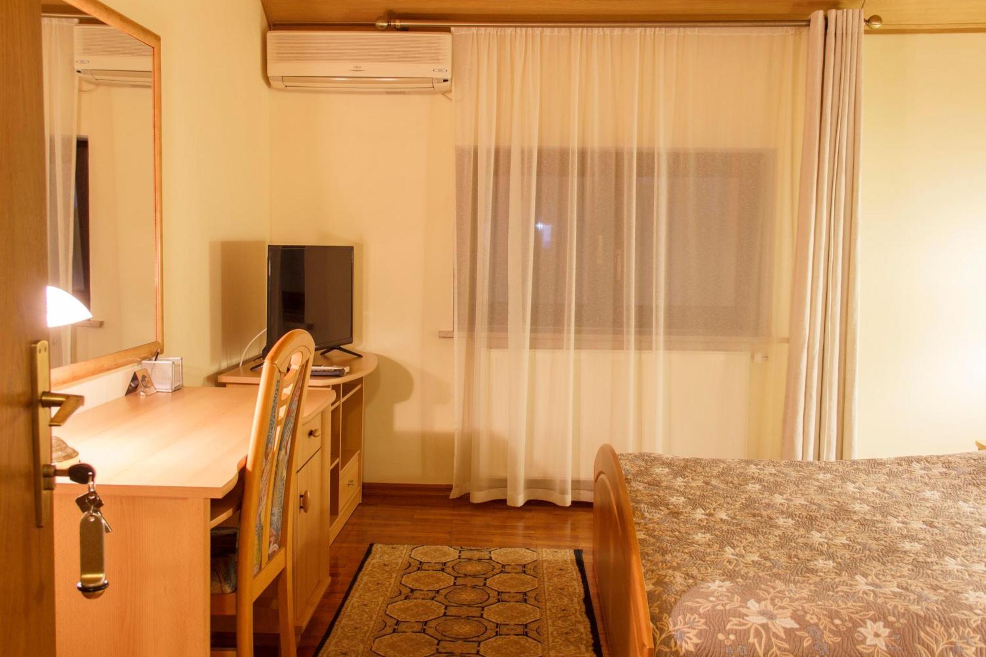 Starye Bendery Hotel Ngoại thất bức ảnh