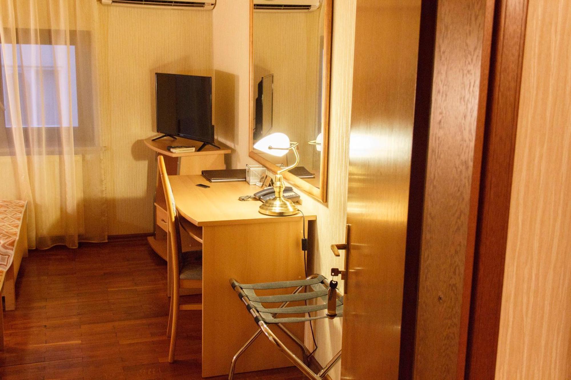 Starye Bendery Hotel Ngoại thất bức ảnh