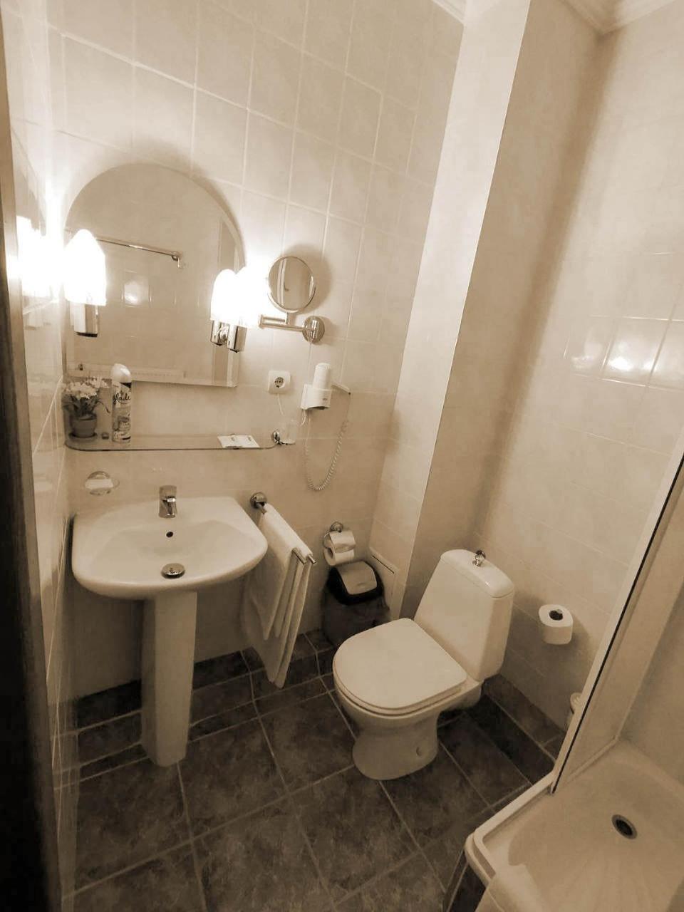 Starye Bendery Hotel Ngoại thất bức ảnh