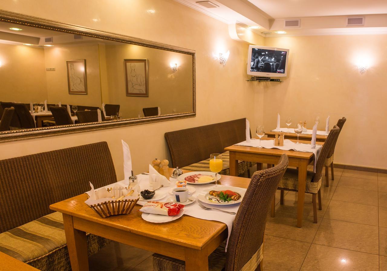 Starye Bendery Hotel Ngoại thất bức ảnh