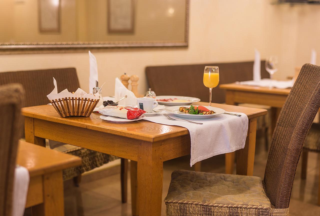 Starye Bendery Hotel Ngoại thất bức ảnh